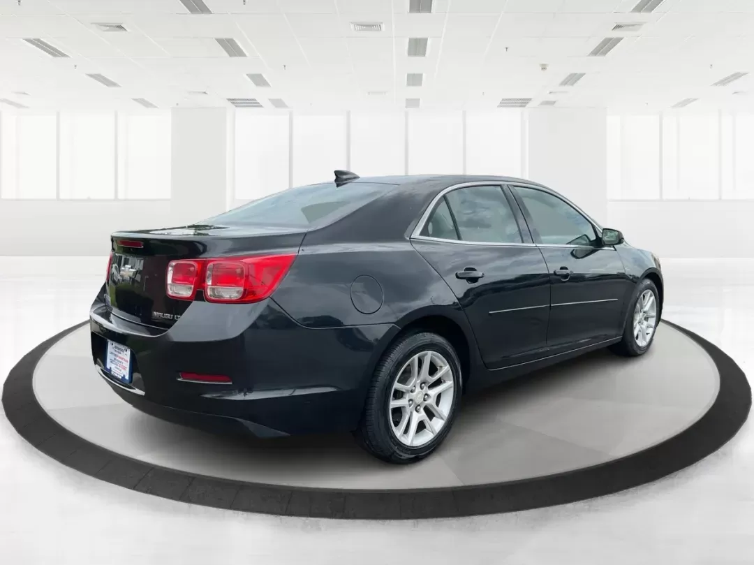 2015 Chevrolet Malibu 1LT (1G11C5SL0FF) with an ECOTEC 2.5L I-4 gasoline direct injection engine, located at 1230 East Main St, Xenia, OH, 45385, (937) 908-9800, 39.688026, -83.910172 - **Adventure Awaits with the 2015 Chevrolet Malibu 1LT: Your Perfect Companion for Everyday Journeys!**<br /> <br /> Are you searching for a stylish and reliable sedan that fits seamlessly into your busy lifestyle? Look no further than this 2015 Chevrolet Malibu 1LT, available now at Advantage Car an - Photo#2
