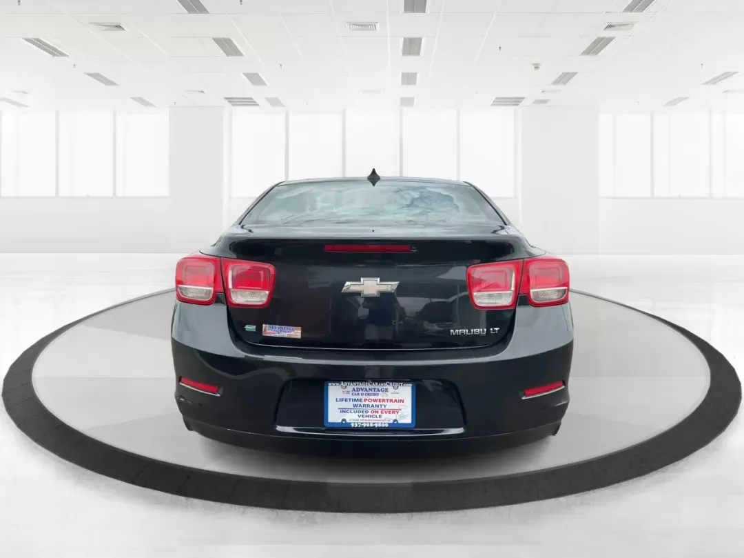 2015 Chevrolet Malibu 1LT (1G11C5SL0FF) with an ECOTEC 2.5L I-4 gasoline direct injection engine, located at 1230 East Main St, Xenia, OH, 45385, (937) 908-9800, 39.688026, -83.910172 - **Adventure Awaits with the 2015 Chevrolet Malibu 1LT: Your Perfect Companion for Everyday Journeys!**<br /> <br /> Are you searching for a stylish and reliable sedan that fits seamlessly into your busy lifestyle? Look no further than this 2015 Chevrolet Malibu 1LT, available now at Advantage Car an - Photo#3