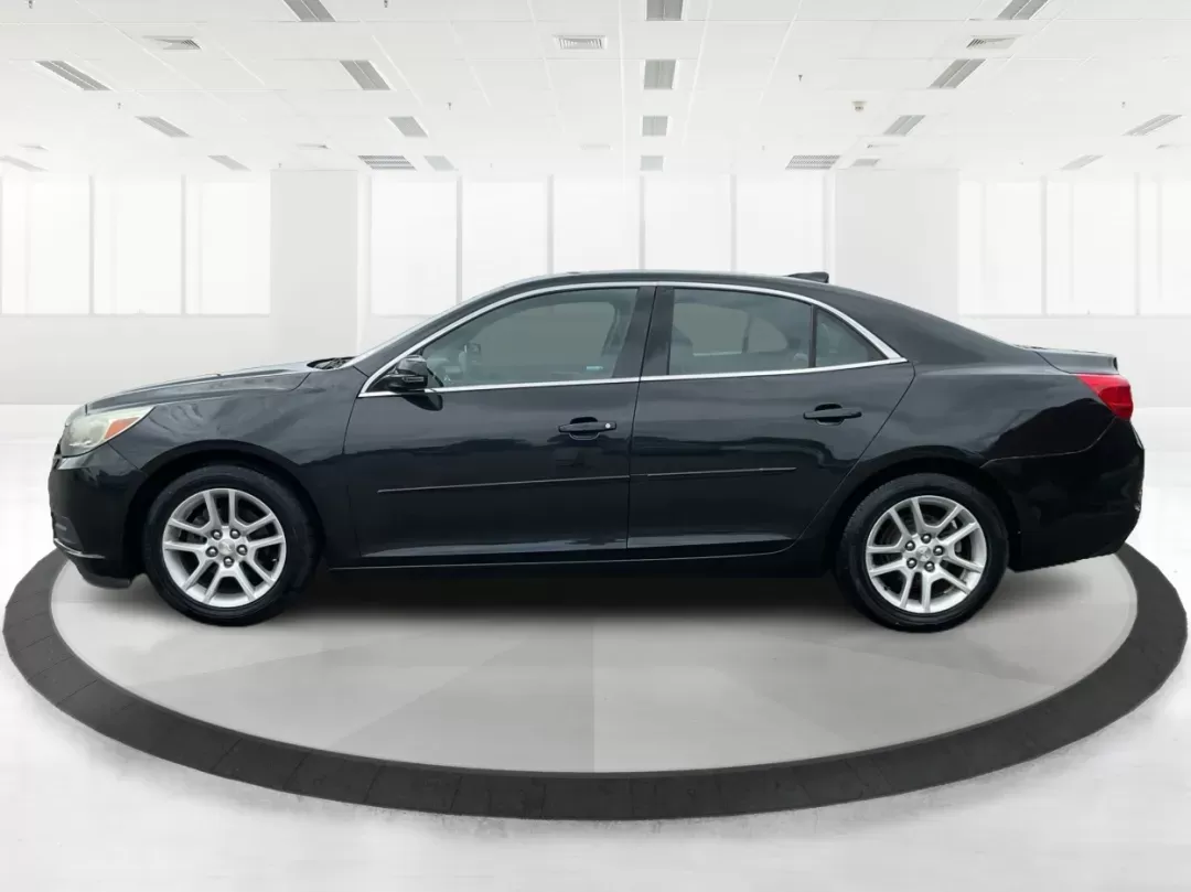 2015 Chevrolet Malibu 1LT (1G11C5SL0FF) with an ECOTEC 2.5L I-4 gasoline direct injection engine, located at 1230 East Main St, Xenia, OH, 45385, (937) 908-9800, 39.688026, -83.910172 - **Adventure Awaits with the 2015 Chevrolet Malibu 1LT: Your Perfect Companion for Everyday Journeys!**<br /> <br /> Are you searching for a stylish and reliable sedan that fits seamlessly into your busy lifestyle? Look no further than this 2015 Chevrolet Malibu 1LT, available now at Advantage Car an - Photo#5