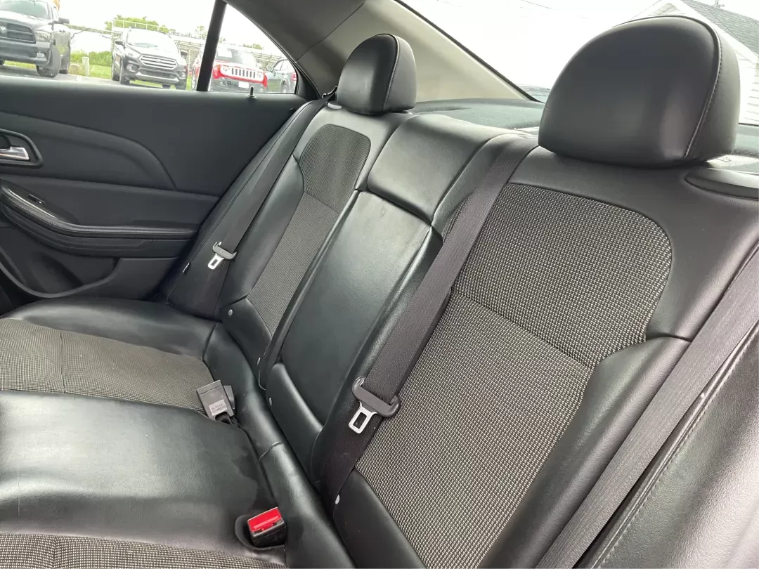 2015 Chevrolet Malibu 1LT (1G11C5SL0FF) with an ECOTEC 2.5L I-4 gasoline direct injection engine, located at 1230 East Main St, Xenia, OH, 45385, (937) 908-9800, 39.688026, -83.910172 - **Adventure Awaits with the 2015 Chevrolet Malibu 1LT: Your Perfect Companion for Everyday Journeys!**<br /> <br /> Are you searching for a stylish and reliable sedan that fits seamlessly into your busy lifestyle? Look no further than this 2015 Chevrolet Malibu 1LT, available now at Advantage Car an - Photo#9