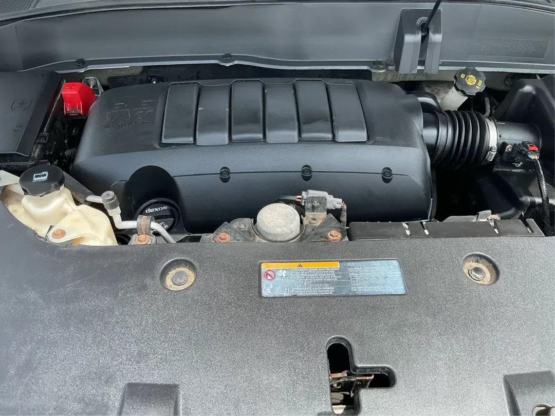 2016 GMC Acadia SLT-1 (1GKKVRKD0GJ) with an 3.6L V-6 gasoline direct injection engine, located at 880 E. National Road, Vandalia, OH, 45377, (937) 908-9800, 39.891918, -84.183594 - Photo#10