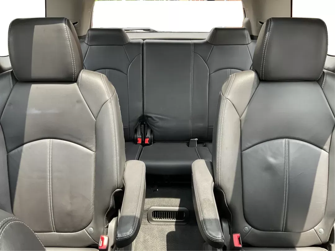 2016 GMC Acadia SLT-1 (1GKKVRKD0GJ) with an 3.6L V-6 gasoline direct injection engine, located at 880 E. National Road, Vandalia, OH, 45377, (937) 908-9800, 39.891918, -84.183594 - Photo#13