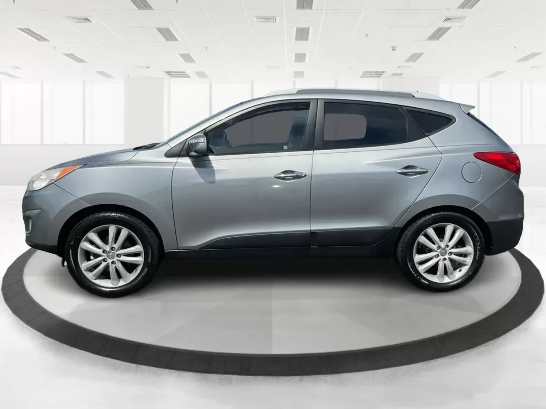2013 Hyundai Tucson Limited (KM8JUCAC4DU) with an Other engine, located at 1184 Kauffman Ave, Fairborn, OH, 45324, (937) 908-9800, 39.807072, -84.030914 - Photo#5