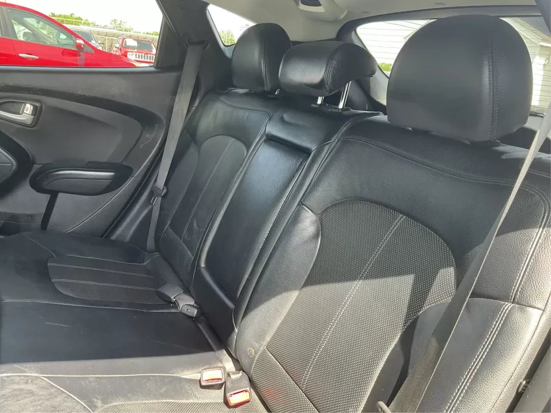 2013 Hyundai Tucson Limited (KM8JUCAC4DU) with an Other engine, located at 1184 Kauffman Ave, Fairborn, OH, 45324, (937) 908-9800, 39.807072, -84.030914 - Photo#9
