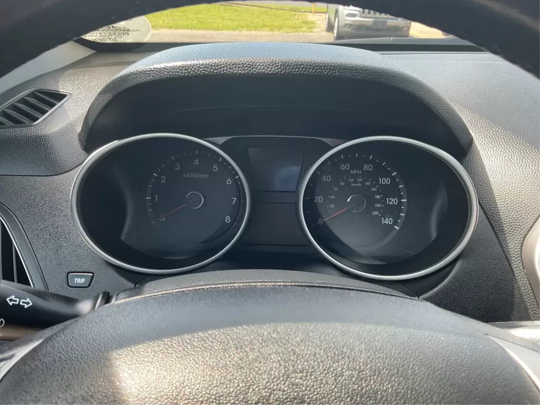 2013 Hyundai Tucson Limited (KM8JUCAC4DU) with an Other engine, located at 1184 Kauffman Ave, Fairborn, OH, 45324, (937) 908-9800, 39.807072, -84.030914 - Photo#14