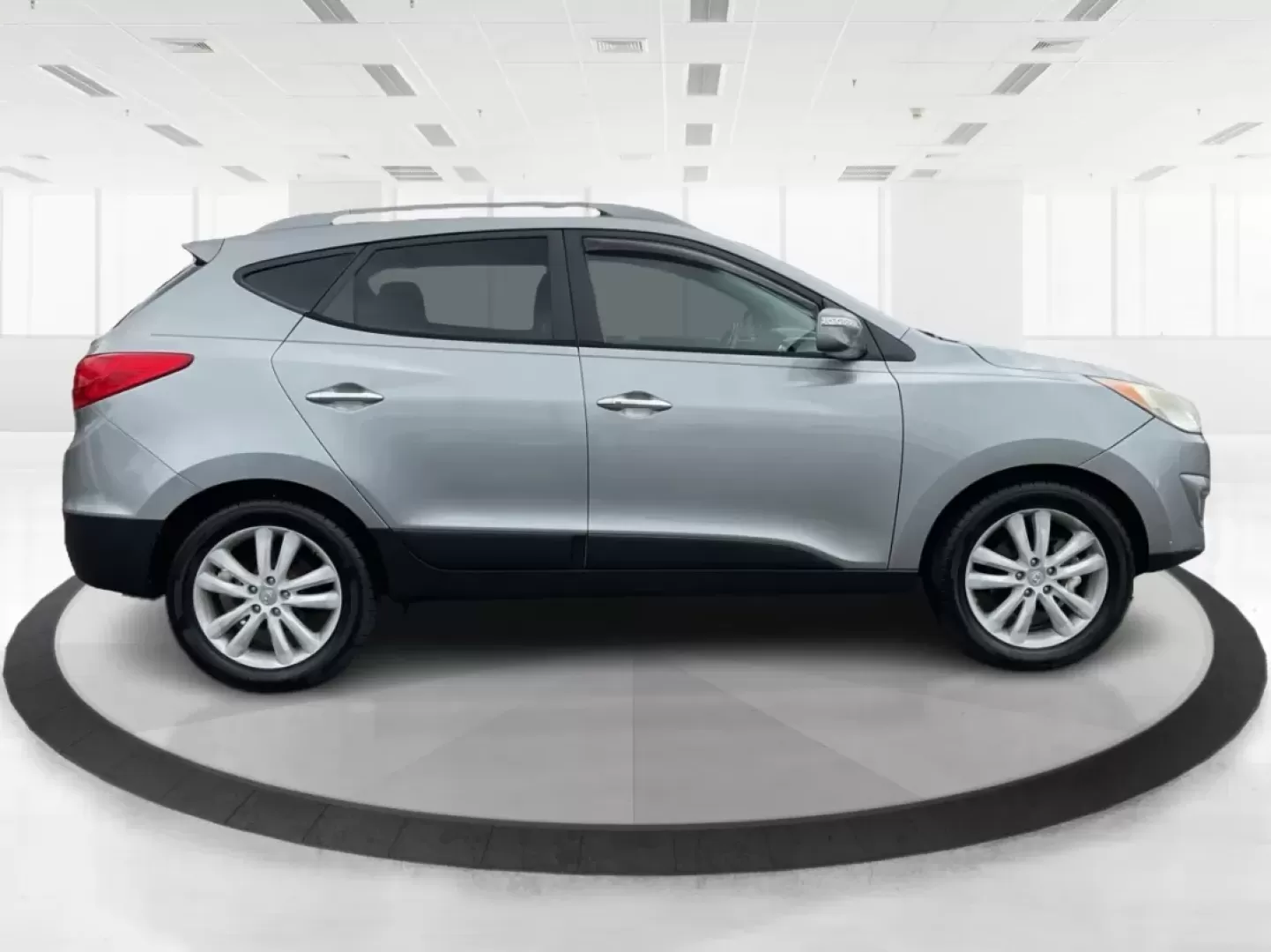 2013 Hyundai Tucson Limited (KM8JUCAC4DU) with an Other engine, located at 1230 East Main St, Xenia, OH, 45385, (937) 908-9800, 39.688026, -83.910172 - **Discover Your New Adventure Vehicle: 2013 Hyundai Tucson Limited at Advantage Car and Credit!** <br /> <br /> Are you searching for the perfect SUV that combines style, comfort, and versatility? Look no further than this striking 2013 Hyundai Tucson Limited, located right here at Advantage Car an - Photo#1