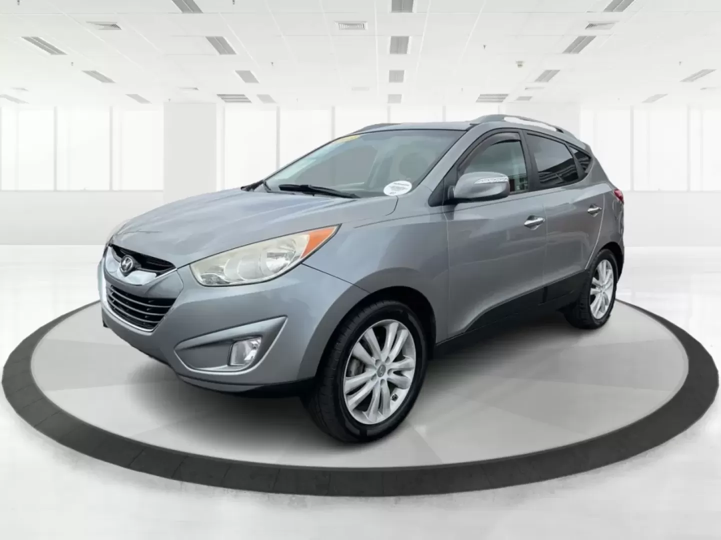 2013 Hyundai Tucson Limited (KM8JUCAC4DU) with an Other engine, located at 1230 East Main St, Xenia, OH, 45385, (937) 908-9800, 39.688026, -83.910172 - **Discover Your New Adventure Vehicle: 2013 Hyundai Tucson Limited at Advantage Car and Credit!** <br /> <br /> Are you searching for the perfect SUV that combines style, comfort, and versatility? Look no further than this striking 2013 Hyundai Tucson Limited, located right here at Advantage Car an - Photo#6