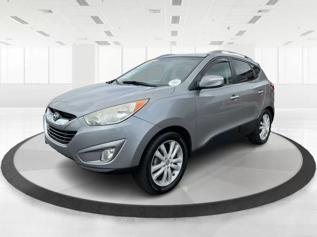 2013 Hyundai Tucson Limited (KM8JUCAC4DU) with an Other engine, located at 1230 East Main St, Xenia, OH, 45385, (937) 908-9800, 39.688026, -83.910172 - **Discover Your New Adventure Vehicle: 2013 Hyundai Tucson Limited at Advantage Car and Credit!** <br /> <br /> Are you searching for the perfect SUV that combines style, comfort, and versatility? Look no further than this striking 2013 Hyundai Tucson Limited, located right here at Advantage Car an - Photo#6