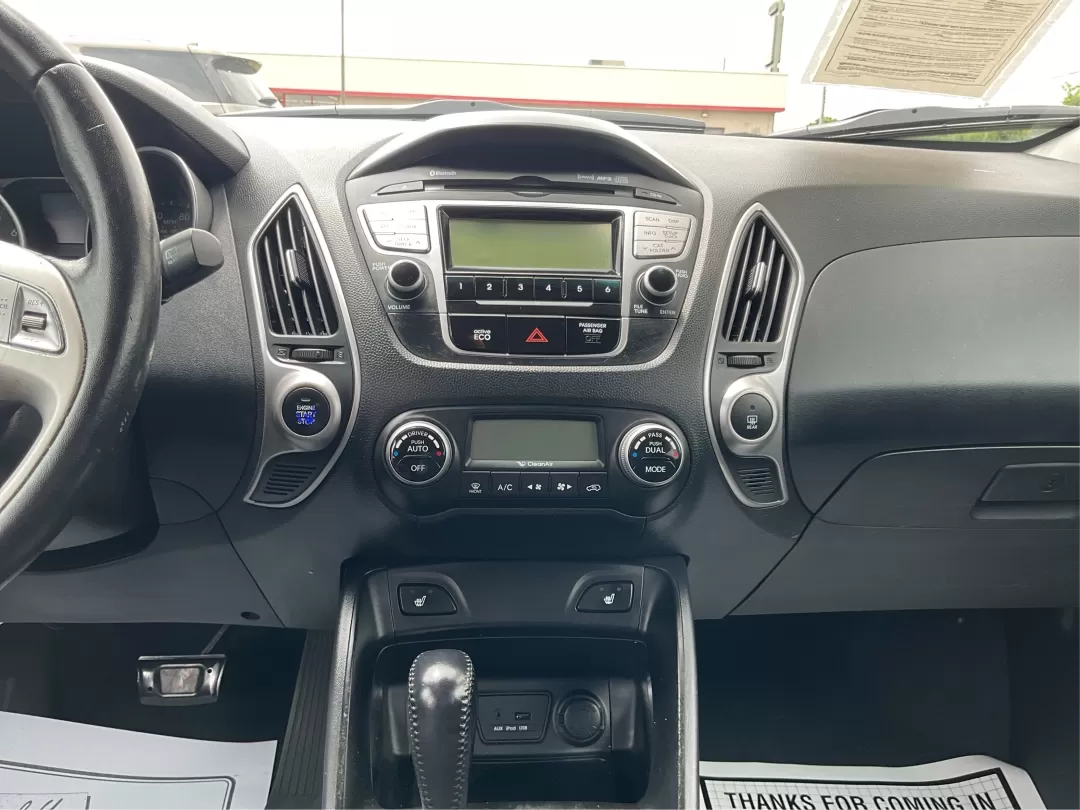 2013 Hyundai Tucson Limited (KM8JUCAC4DU) with an Other engine, located at 1230 East Main St, Xenia, OH, 45385, (937) 908-9800, 39.688026, -83.910172 - **Discover Your New Adventure Vehicle: 2013 Hyundai Tucson Limited at Advantage Car and Credit!** <br /> <br /> Are you searching for the perfect SUV that combines style, comfort, and versatility? Look no further than this striking 2013 Hyundai Tucson Limited, located right here at Advantage Car an - Photo#10