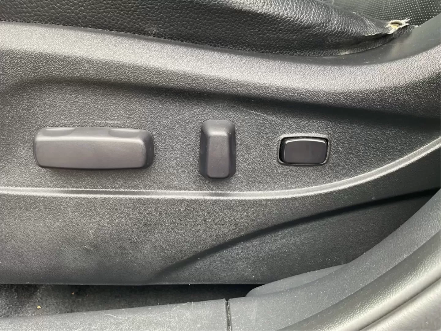 2013 Hyundai Tucson Limited (KM8JUCAC4DU) with an Other engine, located at 1230 East Main St, Xenia, OH, 45385, (937) 908-9800, 39.688026, -83.910172 - **Discover Your New Adventure Vehicle: 2013 Hyundai Tucson Limited at Advantage Car and Credit!** <br /> <br /> Are you searching for the perfect SUV that combines style, comfort, and versatility? Look no further than this striking 2013 Hyundai Tucson Limited, located right here at Advantage Car an - Photo#14
