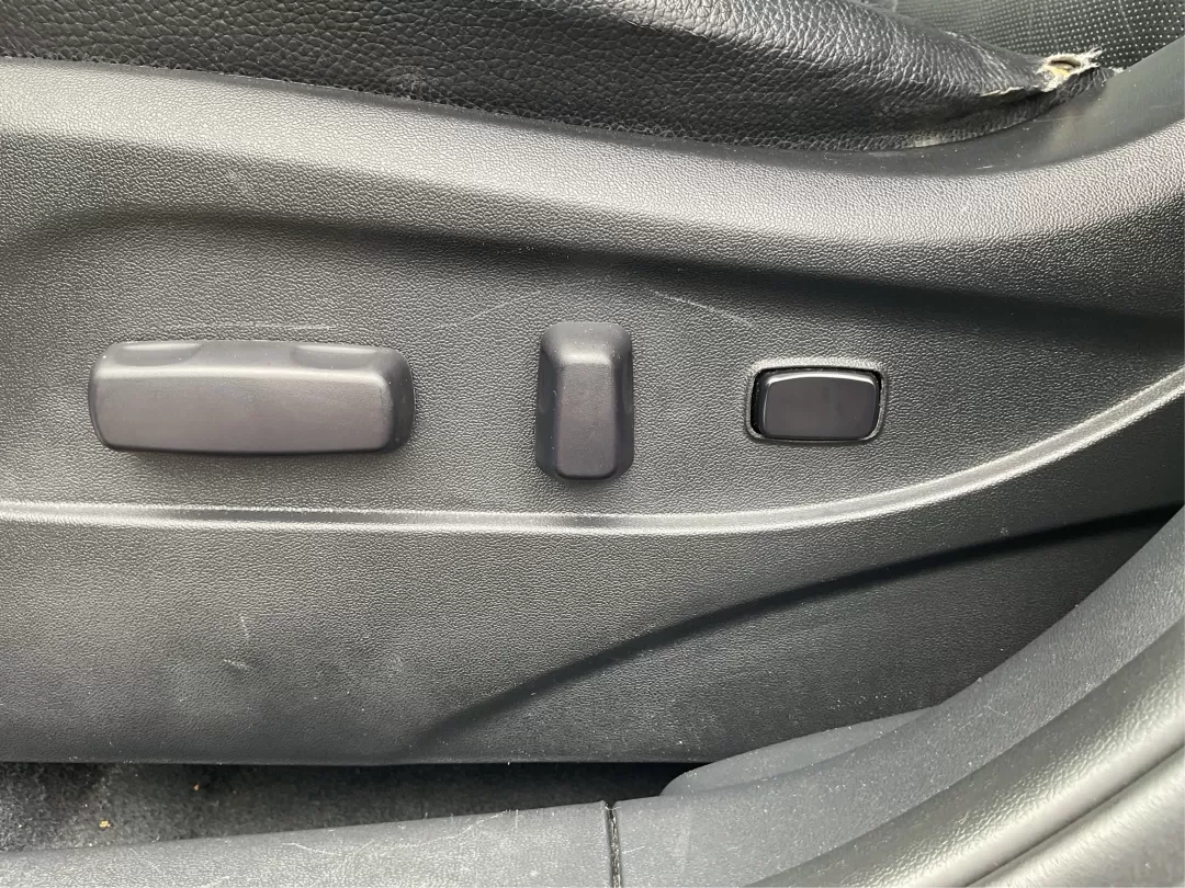 2013 Hyundai Tucson Limited (KM8JUCAC4DU) with an Other engine, located at 1230 East Main St, Xenia, OH, 45385, (937) 908-9800, 39.688026, -83.910172 - **Discover Your New Adventure Vehicle: 2013 Hyundai Tucson Limited at Advantage Car and Credit!** <br /> <br /> Are you searching for the perfect SUV that combines style, comfort, and versatility? Look no further than this striking 2013 Hyundai Tucson Limited, located right here at Advantage Car an - Photo#14