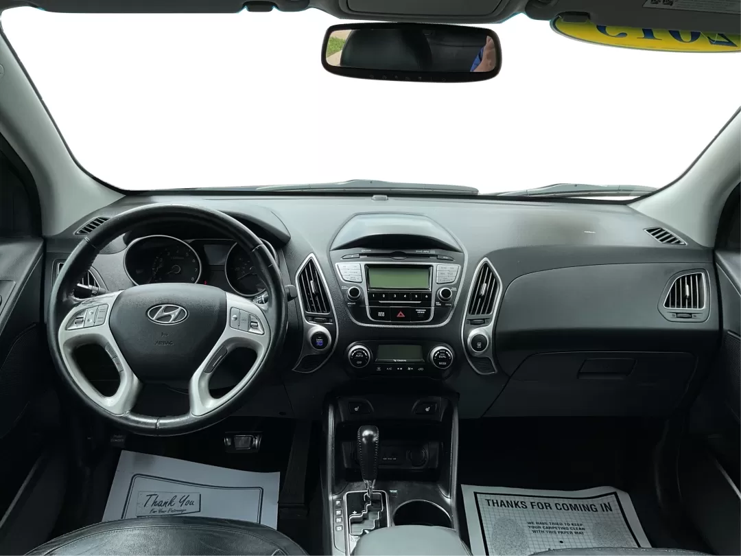 2013 Hyundai Tucson Limited (KM8JUCAC4DU) with an Other engine, located at 1230 East Main St, Xenia, OH, 45385, (937) 908-9800, 39.688026, -83.910172 - **Discover Your New Adventure Vehicle: 2013 Hyundai Tucson Limited at Advantage Car and Credit!** <br /> <br /> Are you searching for the perfect SUV that combines style, comfort, and versatility? Look no further than this striking 2013 Hyundai Tucson Limited, located right here at Advantage Car an - Photo#17