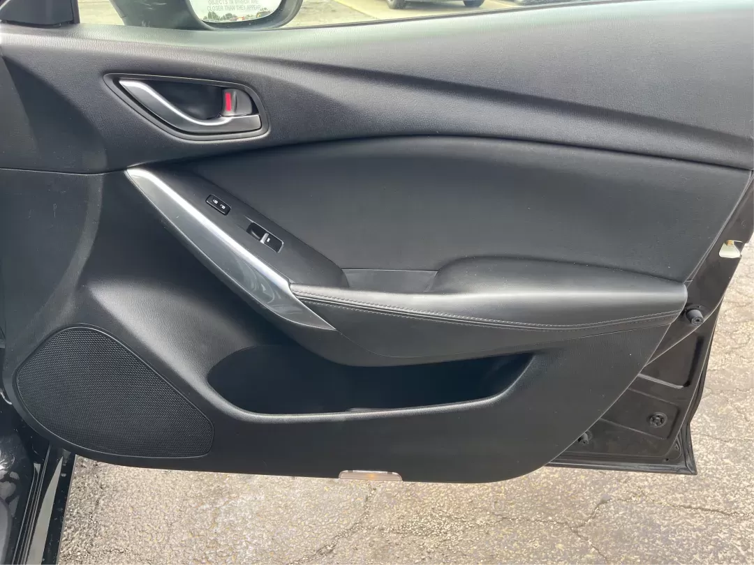 2017 Mazda Mazda6 Sport (JM1GL1U58H1) with an SKYACTIV-G 2.5L I-4 gasoline direct injection engine, located at 4508 South Dixie Dr, Moraine, OH, 45439, (937) 908-9800, 39.689976, -84.218452 - Photo#18