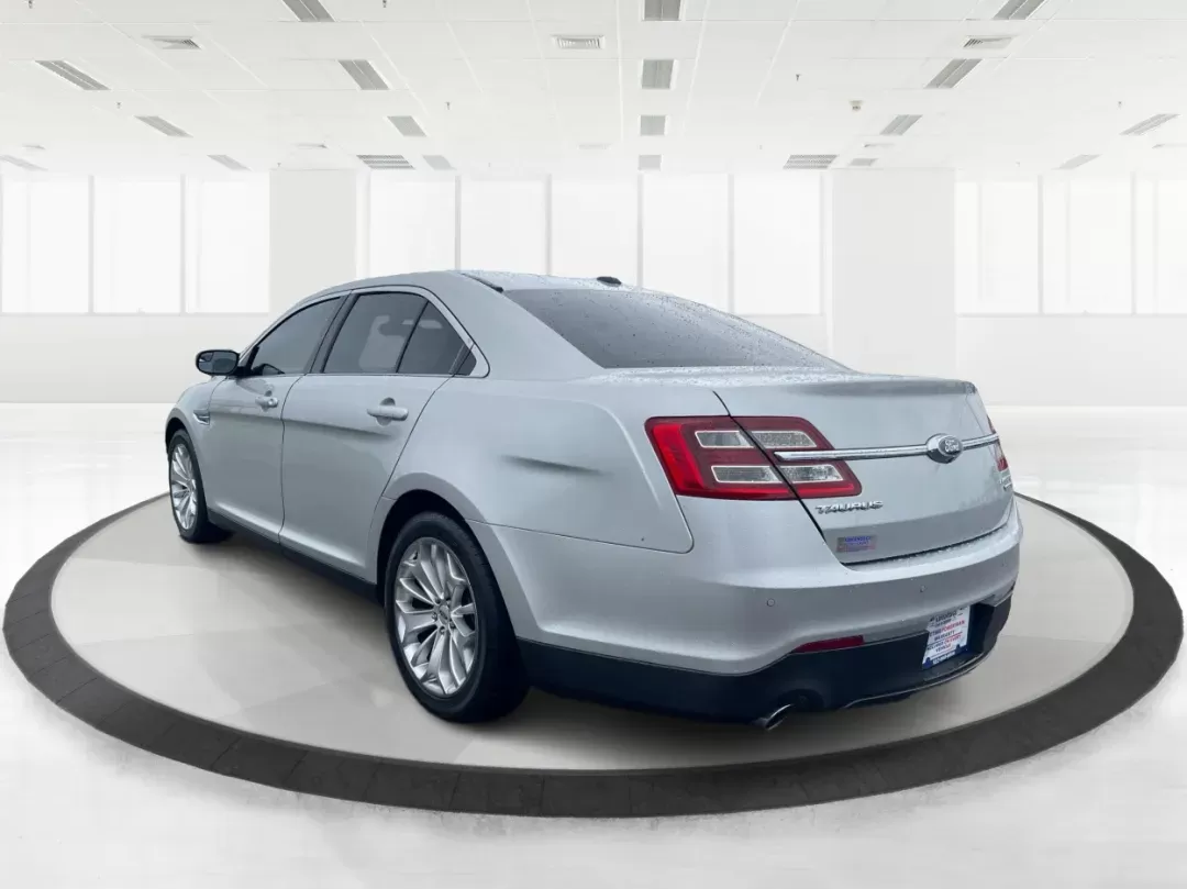 2016 Ford Taurus Limited (1FAHP2F82GG) with an EcoBoost 2L I-4 gasoline direct injection engine, located at 8750 N County Rd 25A, Piqua, OH, 45356, (937) 908-9800, 40.164391, -84.232513 - **Experience the Ultimate in Comfort and Style with the 2016 Ford Taurus Limited at Advantage Car and Credit!**<br /> <br /> Are you searching for a reliable sedan that seamlessly fits into your busy lifestyle? Whether you're commuting to work, taking the kids to soccer practice, or planning a weeke - Photo#4
