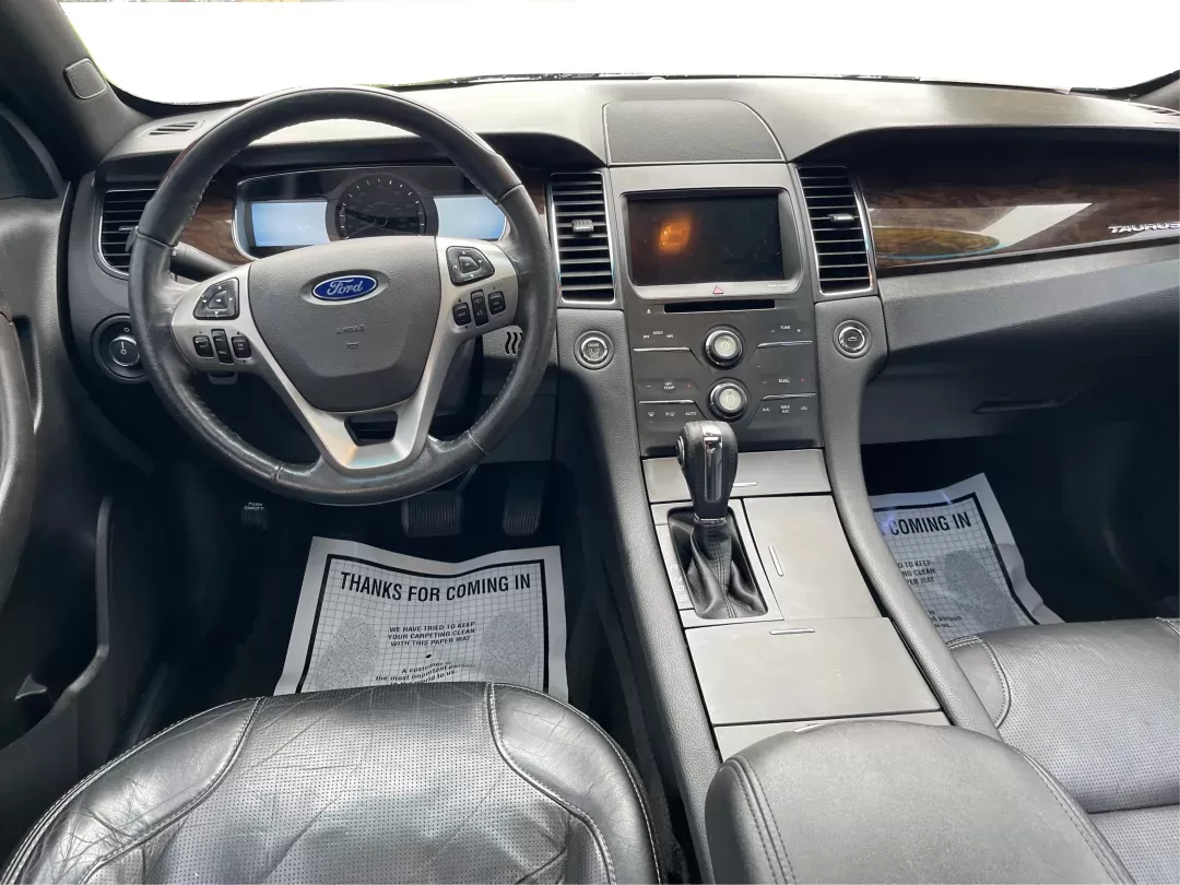 2016 Ford Taurus Limited (1FAHP2F82GG) with an EcoBoost 2L I-4 gasoline direct injection engine, located at 8750 N County Rd 25A, Piqua, OH, 45356, (937) 908-9800, 40.164391, -84.232513 - **Experience the Ultimate in Comfort and Style with the 2016 Ford Taurus Limited at Advantage Car and Credit!**<br /> <br /> Are you searching for a reliable sedan that seamlessly fits into your busy lifestyle? Whether you're commuting to work, taking the kids to soccer practice, or planning a weeke - Photo#19