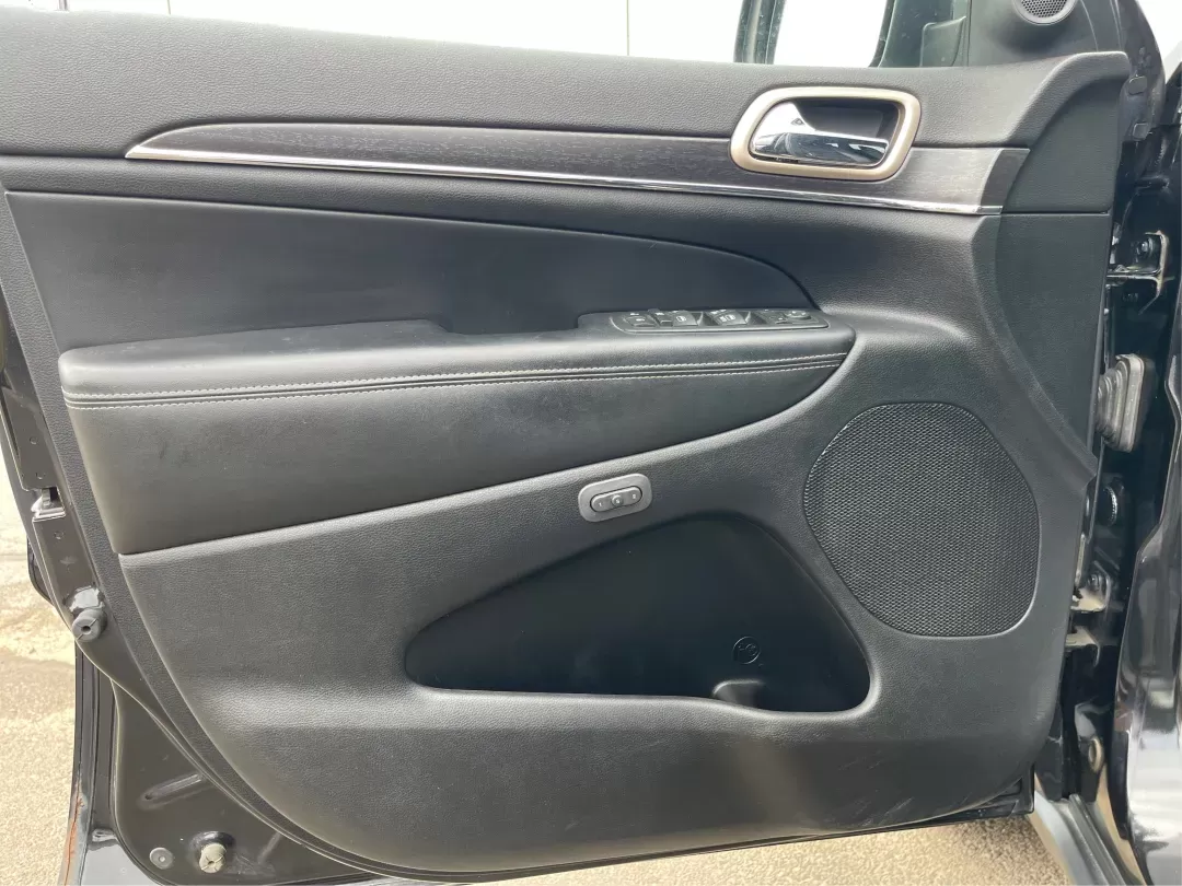 2014 Jeep Grand Cherokee Limited (1C4RJFBG9EC) with an Other engine, located at 401 Woodman Dr, Riverside, OH, 45431, (937) 908-9800, 39.760899, -84.123421 - **Elevate Your Adventures with the 2014 Jeep Grand Cherokee Limited! Perfect for Families and Explorers Alike!**<br /> <br /> Are you ready to take your road trips, commutes, or family outings to the next level? The 2014 Jeep Grand Cherokee Limited is the perfect SUV for those seeking adventure, com - Photo#18