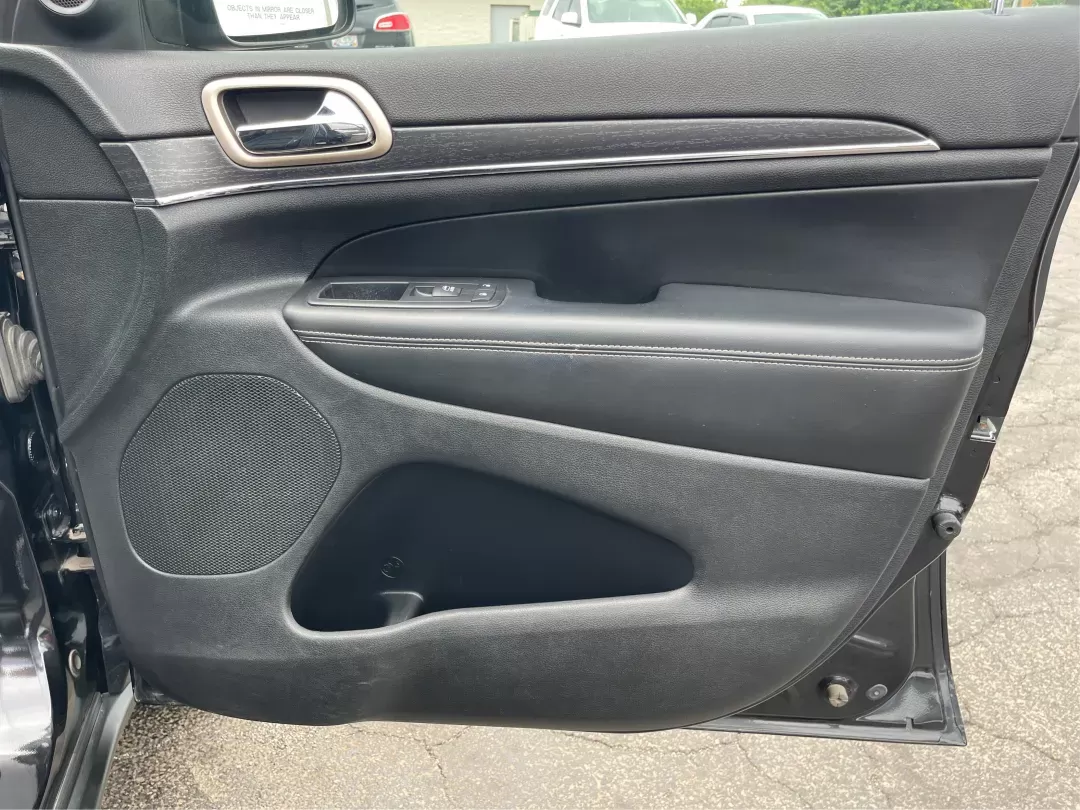 2014 Jeep Grand Cherokee Limited (1C4RJFBG9EC) with an Other engine, located at 401 Woodman Dr, Riverside, OH, 45431, (937) 908-9800, 39.760899, -84.123421 - **Elevate Your Adventures with the 2014 Jeep Grand Cherokee Limited! Perfect for Families and Explorers Alike!**<br /> <br /> Are you ready to take your road trips, commutes, or family outings to the next level? The 2014 Jeep Grand Cherokee Limited is the perfect SUV for those seeking adventure, com - Photo#19