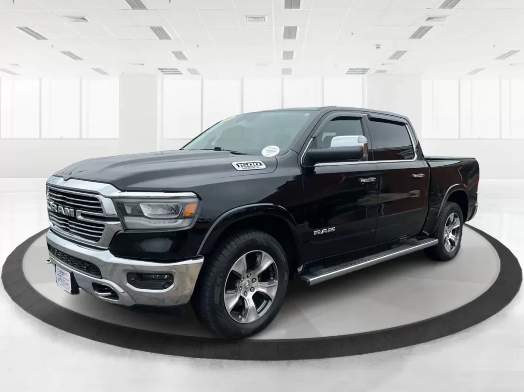 2019 Ram 1500 Laramie Crew Cab SWB 4WD (1C6SRFJT5KN) with an 5.7L V8 OHV 16V engine, 8-Speed Automatic transmission, located at 1230 East Main St, Xenia, OH, 45385, (937) 908-9800, 39.688026, -83.910172 - Photo#7