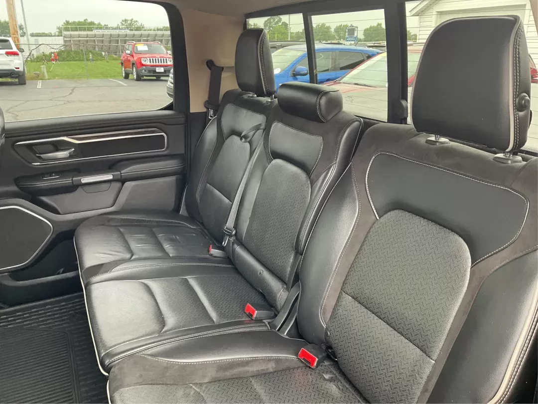 2019 Ram 1500 Laramie Crew Cab SWB 4WD (1C6SRFJT5KN) with an 5.7L V8 OHV 16V engine, 8-Speed Automatic transmission, located at 1230 East Main St, Xenia, OH, 45385, (937) 908-9800, 39.688026, -83.910172 - Photo#9