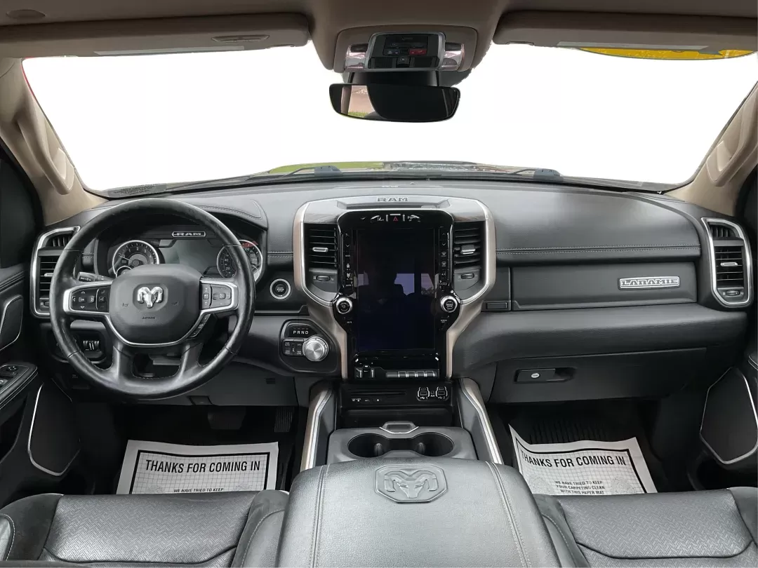 2019 Ram 1500 Laramie Crew Cab SWB 4WD (1C6SRFJT5KN) with an 5.7L V8 OHV 16V engine, 8-Speed Automatic transmission, located at 1230 East Main St, Xenia, OH, 45385, (937) 908-9800, 39.688026, -83.910172 - Photo#18
