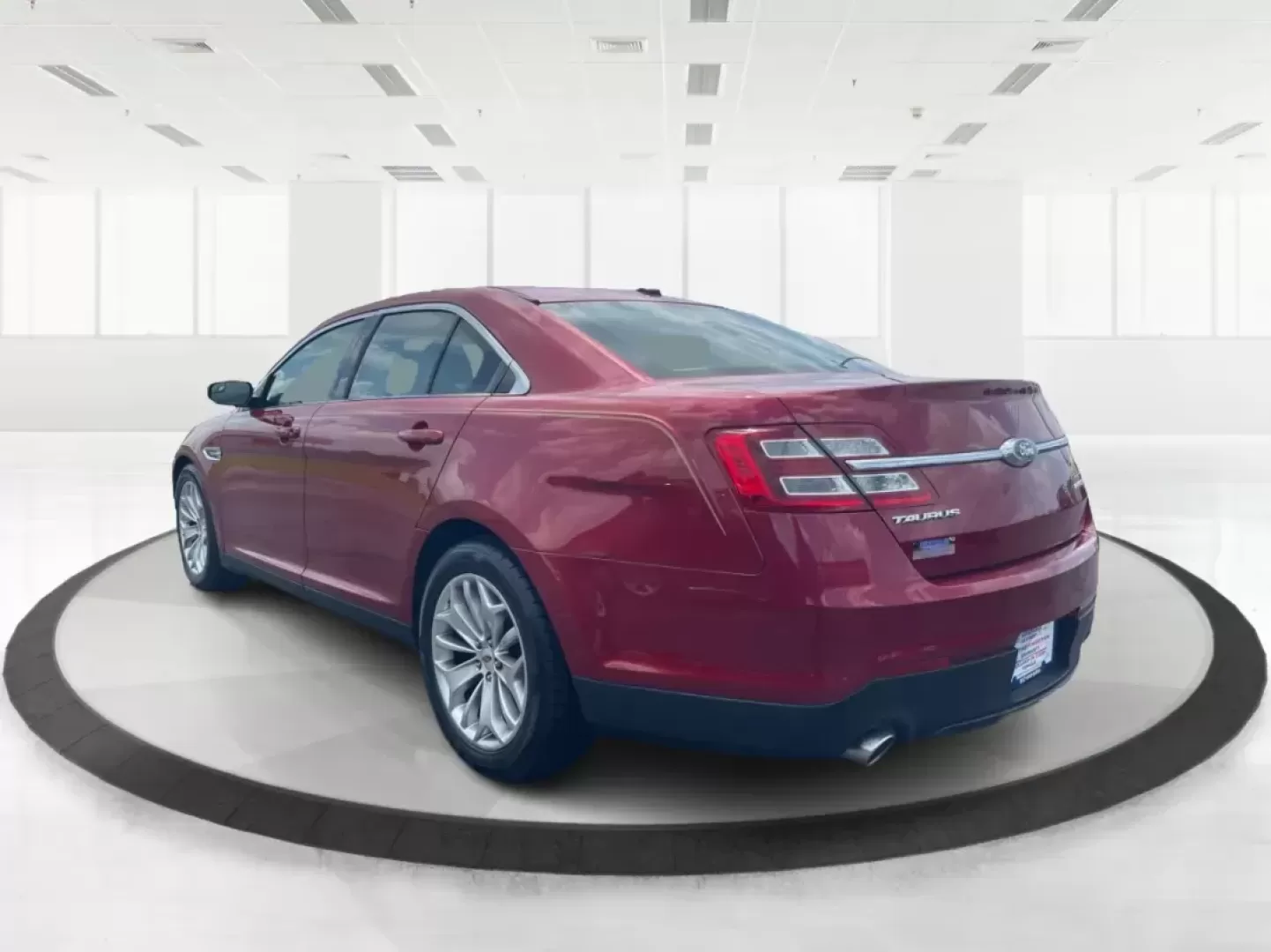 2015 Ford Taurus Limited (1FAHP2F84FG) with an Other engine, located at 4508 South Dixie Dr, Moraine, OH, 45439, (937) 908-9800, 39.689976, -84.218452 - Photo#4