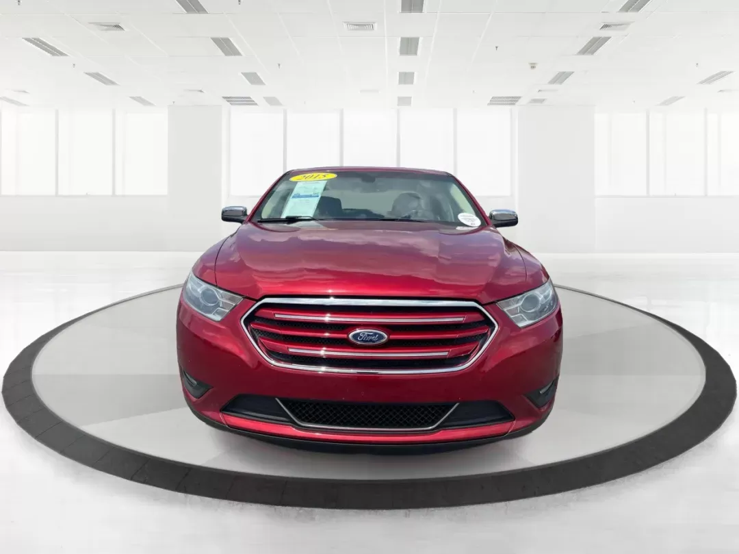 2015 Ford Taurus Limited (1FAHP2F84FG) with an Other engine, located at 4508 South Dixie Dr, Moraine, OH, 45439, (937) 908-9800, 39.689976, -84.218452 - **Discover the Perfect Blend of Comfort and Reliability with the 2015 Ford Taurus Limited at Advantage Car and Credit!**<br /> <br /> Are you in search of a dependable sedan that can handle the demands of daily life while also providing a touch of luxury? Look no further than our 2015 Ford Taurus Li - Photo#5