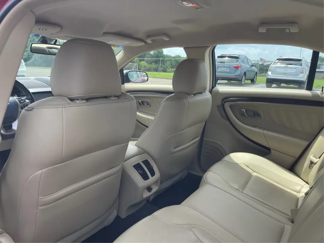 2015 Ford Taurus Limited (1FAHP2F84FG) with an Other engine, located at 4508 South Dixie Dr, Moraine, OH, 45439, (937) 908-9800, 39.689976, -84.218452 - **Discover the Perfect Blend of Comfort and Reliability with the 2015 Ford Taurus Limited at Advantage Car and Credit!**<br /> <br /> Are you in search of a dependable sedan that can handle the demands of daily life while also providing a touch of luxury? Look no further than our 2015 Ford Taurus Li - Photo#8