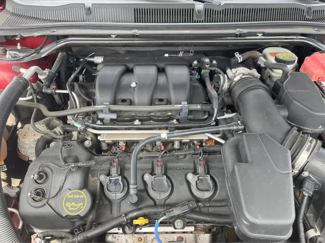 2015 Ford Taurus Limited (1FAHP2F84FG) with an Other engine, located at 4508 South Dixie Dr, Moraine, OH, 45439, (937) 908-9800, 39.689976, -84.218452 - **Discover the Perfect Blend of Comfort and Reliability with the 2015 Ford Taurus Limited at Advantage Car and Credit!**<br /> <br /> Are you in search of a dependable sedan that can handle the demands of daily life while also providing a touch of luxury? Look no further than our 2015 Ford Taurus Li - Photo#9