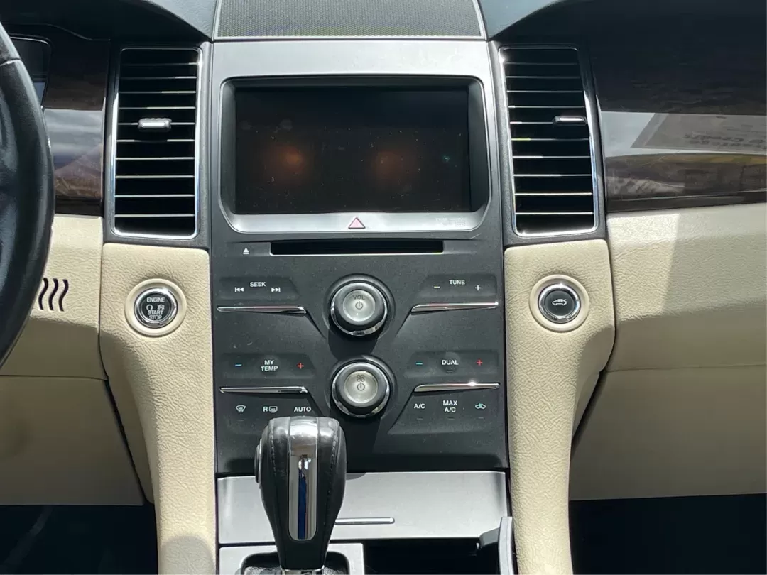 2015 Ford Taurus Limited (1FAHP2F84FG) with an Other engine, located at 4508 South Dixie Dr, Moraine, OH, 45439, (937) 908-9800, 39.689976, -84.218452 - **Discover the Perfect Blend of Comfort and Reliability with the 2015 Ford Taurus Limited at Advantage Car and Credit!**<br /> <br /> Are you in search of a dependable sedan that can handle the demands of daily life while also providing a touch of luxury? Look no further than our 2015 Ford Taurus Li - Photo#11