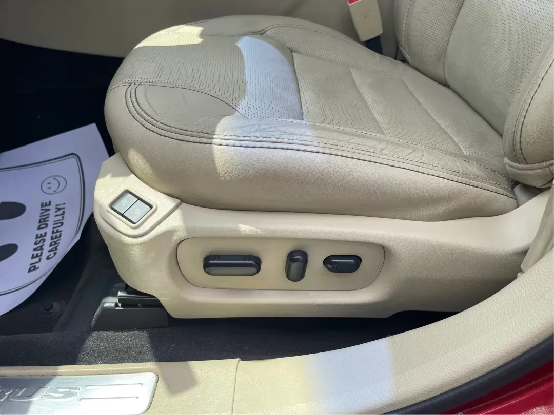 2015 Ford Taurus Limited (1FAHP2F84FG) with an Other engine, located at 4508 South Dixie Dr, Moraine, OH, 45439, (937) 908-9800, 39.689976, -84.218452 - **Discover the Perfect Blend of Comfort and Reliability with the 2015 Ford Taurus Limited at Advantage Car and Credit!**<br /> <br /> Are you in search of a dependable sedan that can handle the demands of daily life while also providing a touch of luxury? Look no further than our 2015 Ford Taurus Li - Photo#16