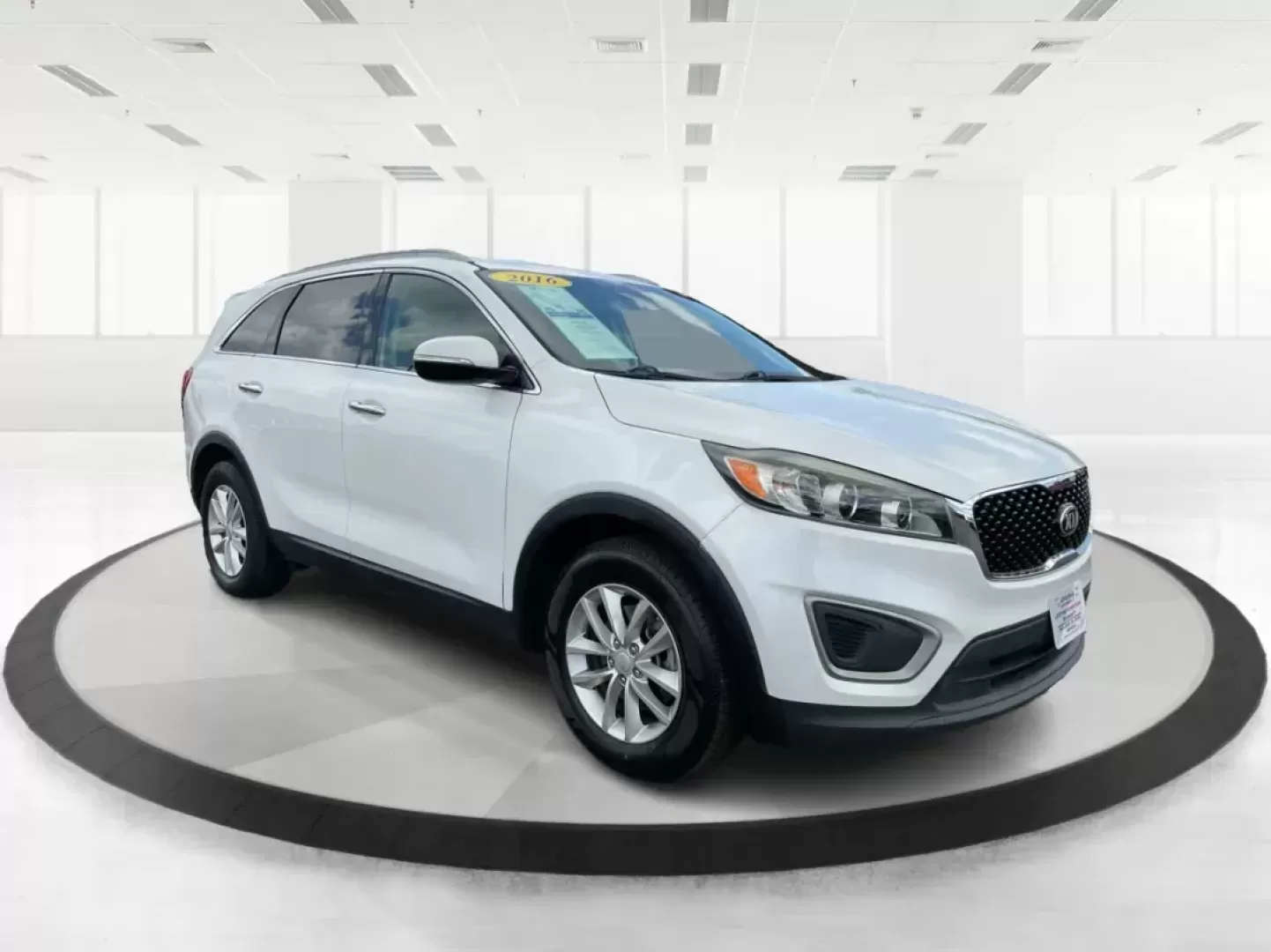 2016 Kia Sorento 2.4L LX (5XYPG4A39GG) with an 2.4L I-4 gasoline direct injection engine, located at 401 Woodman Dr, Riverside, OH, 45431, (937) 908-9800, 39.760899, -84.123421 - Photo#0