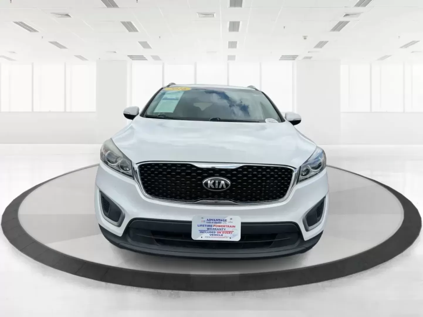 2016 Kia Sorento 2.4L LX (5XYPG4A39GG) with an 2.4L I-4 gasoline direct injection engine, located at 401 Woodman Dr, Riverside, OH, 45431, (937) 908-9800, 39.760899, -84.123421 - Photo#6