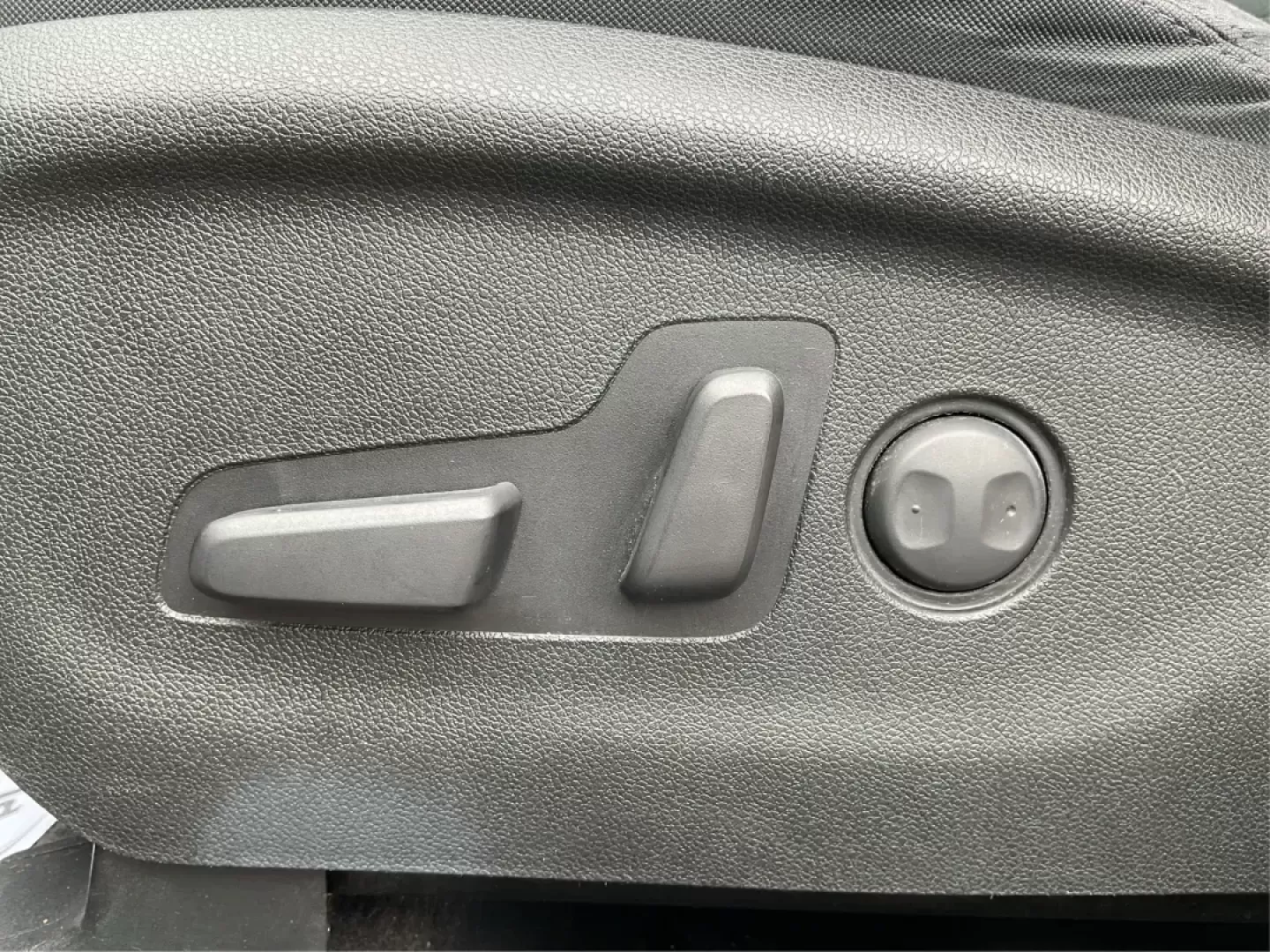 2016 Kia Sorento 2.4L LX (5XYPG4A39GG) with an 2.4L I-4 gasoline direct injection engine, located at 401 Woodman Dr, Riverside, OH, 45431, (937) 908-9800, 39.760899, -84.123421 - Photo#16