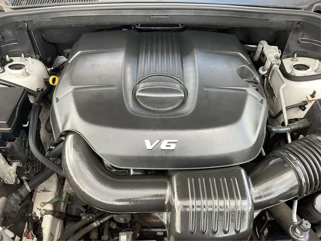 2014 Jeep Grand Cherokee Limited (1C4RJFBGXEC) with an Other engine, located at 1099 N County Rd 25A , Troy, OH, 45373, (937) 908-9800, 40.057079, -84.212883 - **Adventure Awaits with the 2014 Jeep Grand Cherokee Limited Your Ideal SUV for Family Road Trips or Weekend Getaways!**<br /> <br /> Are you searching for a versatile SUV that can handle both daily commutes and adventurous weekends? Look no further! The 2014 Jeep Grand Cherokee Limited, available - Photo#10