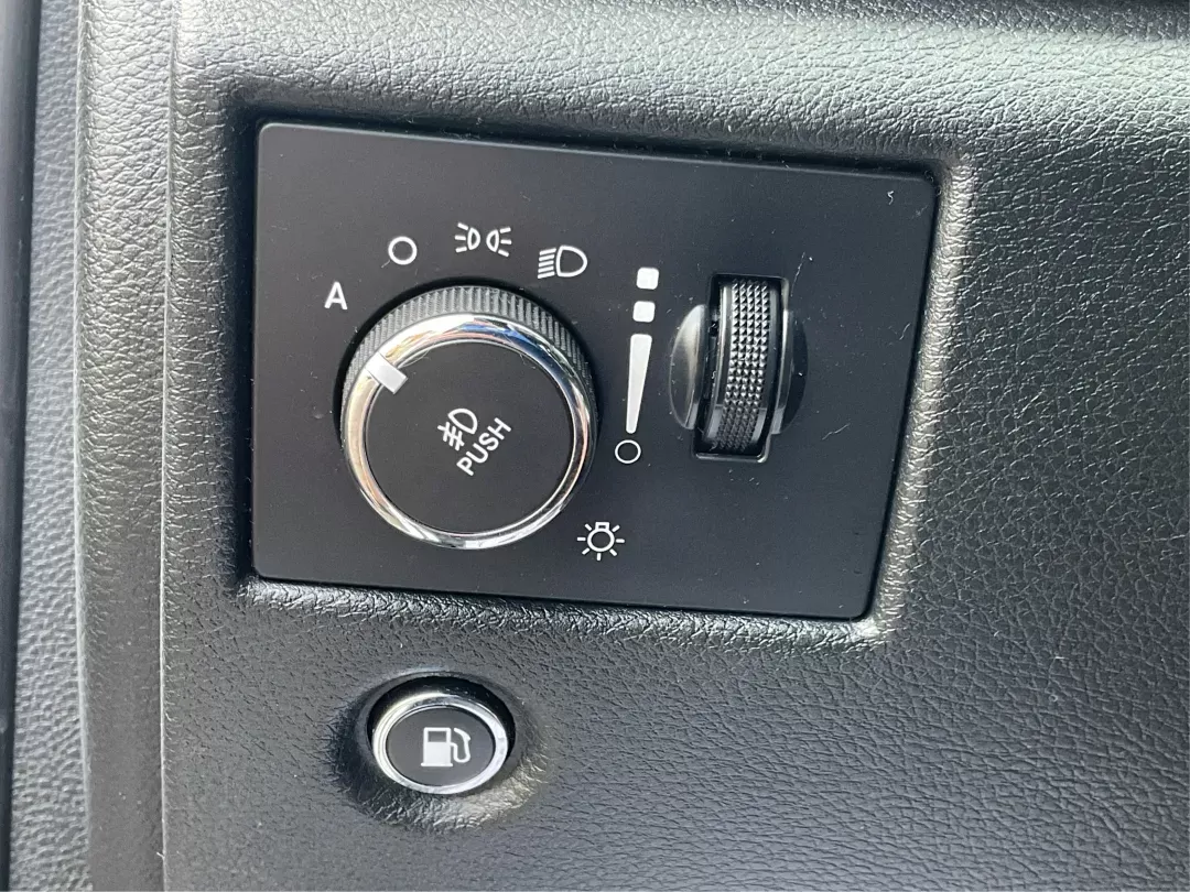 2014 Jeep Grand Cherokee Limited (1C4RJFBGXEC) with an Other engine, located at 1099 N County Rd 25A , Troy, OH, 45373, (937) 908-9800, 40.057079, -84.212883 - **Adventure Awaits with the 2014 Jeep Grand Cherokee Limited Your Ideal SUV for Family Road Trips or Weekend Getaways!**<br /> <br /> Are you searching for a versatile SUV that can handle both daily commutes and adventurous weekends? Look no further! The 2014 Jeep Grand Cherokee Limited, available - Photo#16