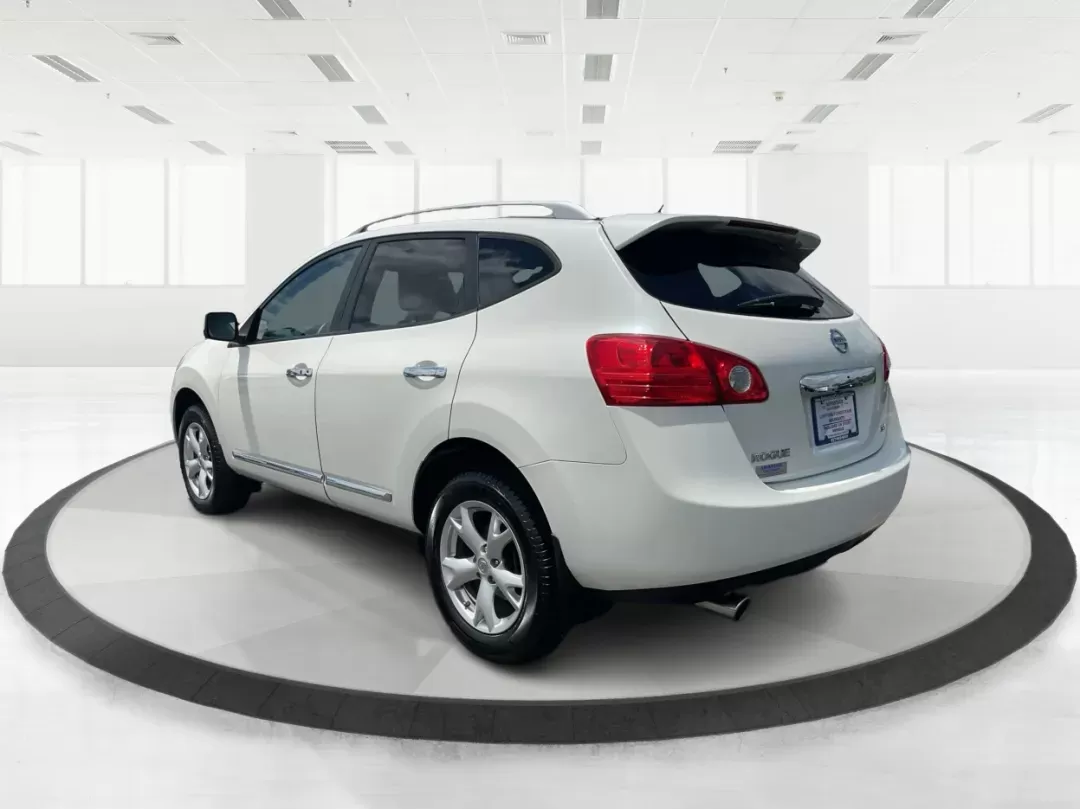 2011 Nissan Rogue SV (JN8AS5MT9BW) with an 2.5L I-4 DOHC engine, located at 401 Woodman Dr, Riverside, OH, 45431, (937) 908-9800, 39.760899, -84.123421 - Photo#4