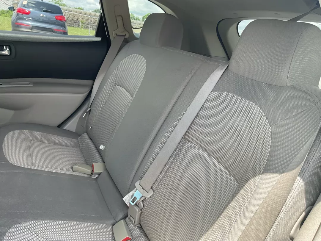 2011 Nissan Rogue SV (JN8AS5MT9BW) with an 2.5L I-4 DOHC engine, located at 401 Woodman Dr, Riverside, OH, 45431, (937) 908-9800, 39.760899, -84.123421 - Photo#9