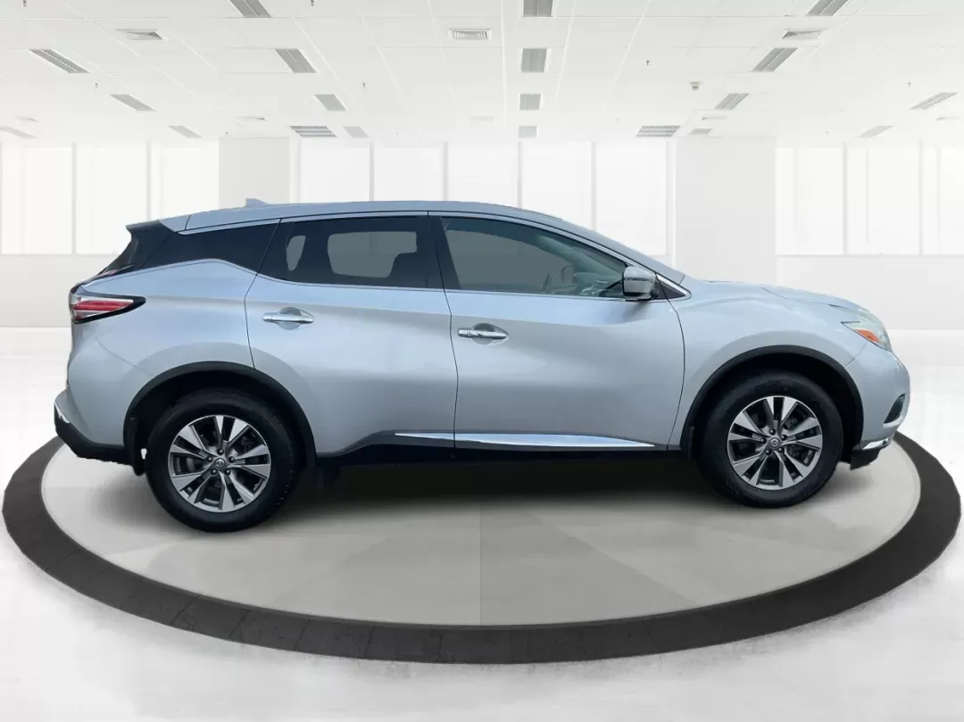 2017 Nissan Murano S AWD (5N1AZ2MH6HN) with an 3.5L V6 DOHC 24V engine, Continuously Variable Transmission transmission, located at 1184 Kauffman Ave, Fairborn, OH, 45324, (937) 908-9800, 39.807072, -84.030914 - **Adventure Awaits with the 2017 Nissan Murano S AWD at Advantage Car and Credit!**<br /> <br /> If you're in the market for a stylish and dependable SUV that can elevate your daily commute or weekend adventures, look no further than this stunning 2017 Nissan Murano S AWD, currently available at Adv - Photo#1