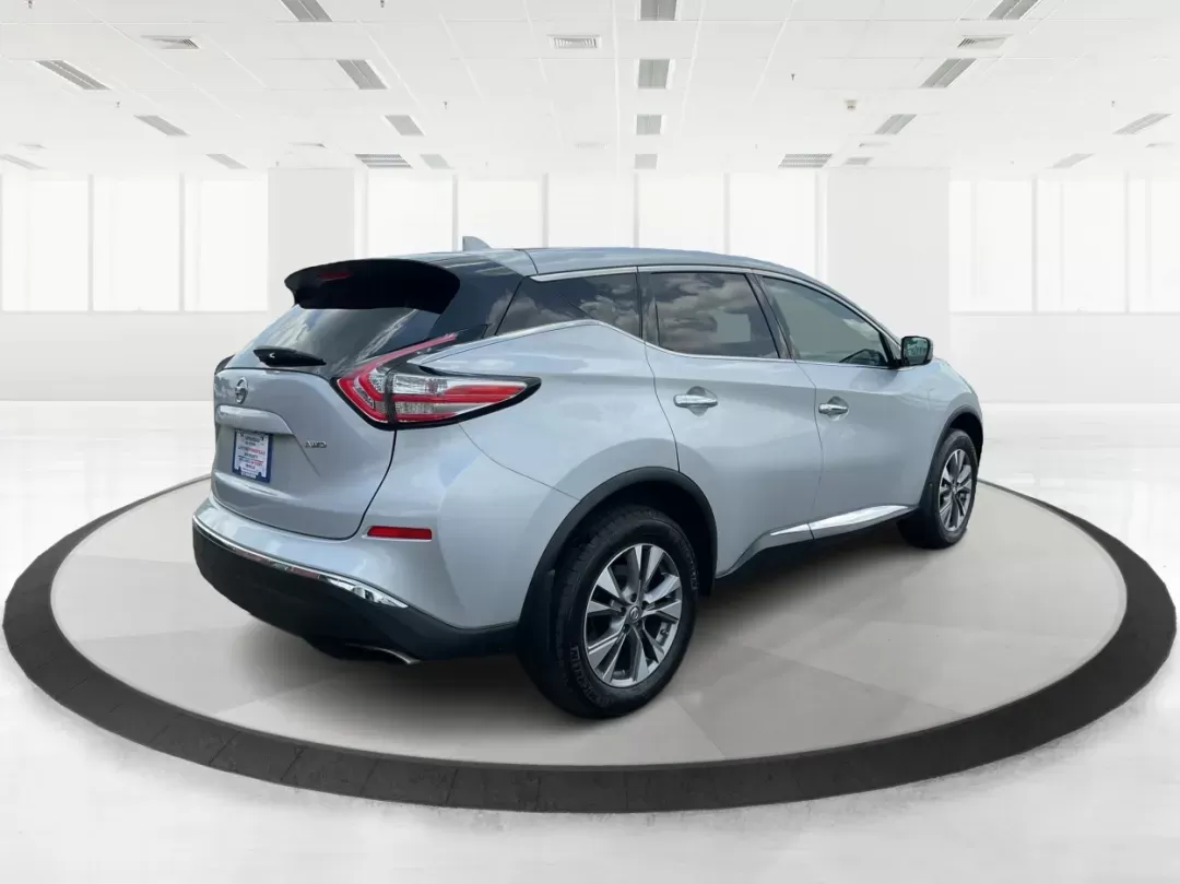 2017 Nissan Murano S AWD (5N1AZ2MH6HN) with an 3.5L V6 DOHC 24V engine, Continuously Variable Transmission transmission, located at 1184 Kauffman Ave, Fairborn, OH, 45324, (937) 908-9800, 39.807072, -84.030914 - **Adventure Awaits with the 2017 Nissan Murano S AWD at Advantage Car and Credit!**<br /> <br /> If you're in the market for a stylish and dependable SUV that can elevate your daily commute or weekend adventures, look no further than this stunning 2017 Nissan Murano S AWD, currently available at Adv - Photo#2