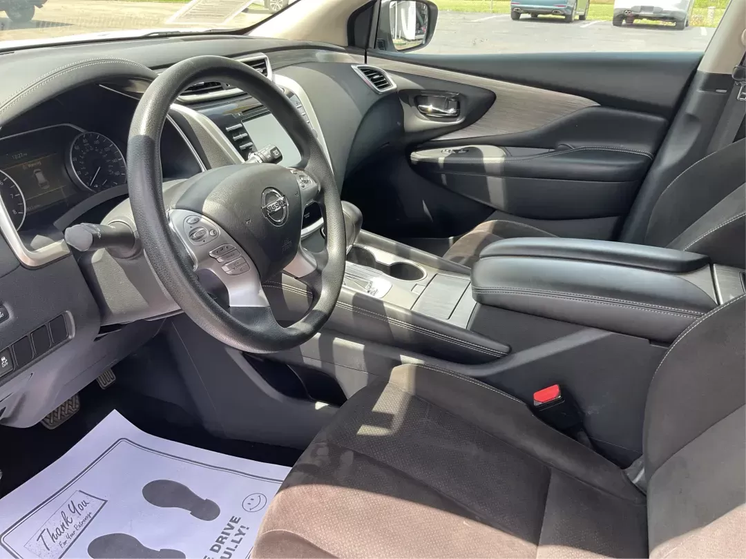2017 Nissan Murano S AWD (5N1AZ2MH6HN) with an 3.5L V6 DOHC 24V engine, Continuously Variable Transmission transmission, located at 1184 Kauffman Ave, Fairborn, OH, 45324, (937) 908-9800, 39.807072, -84.030914 - **Adventure Awaits with the 2017 Nissan Murano S AWD at Advantage Car and Credit!**<br /> <br /> If you're in the market for a stylish and dependable SUV that can elevate your daily commute or weekend adventures, look no further than this stunning 2017 Nissan Murano S AWD, currently available at Adv - Photo#8