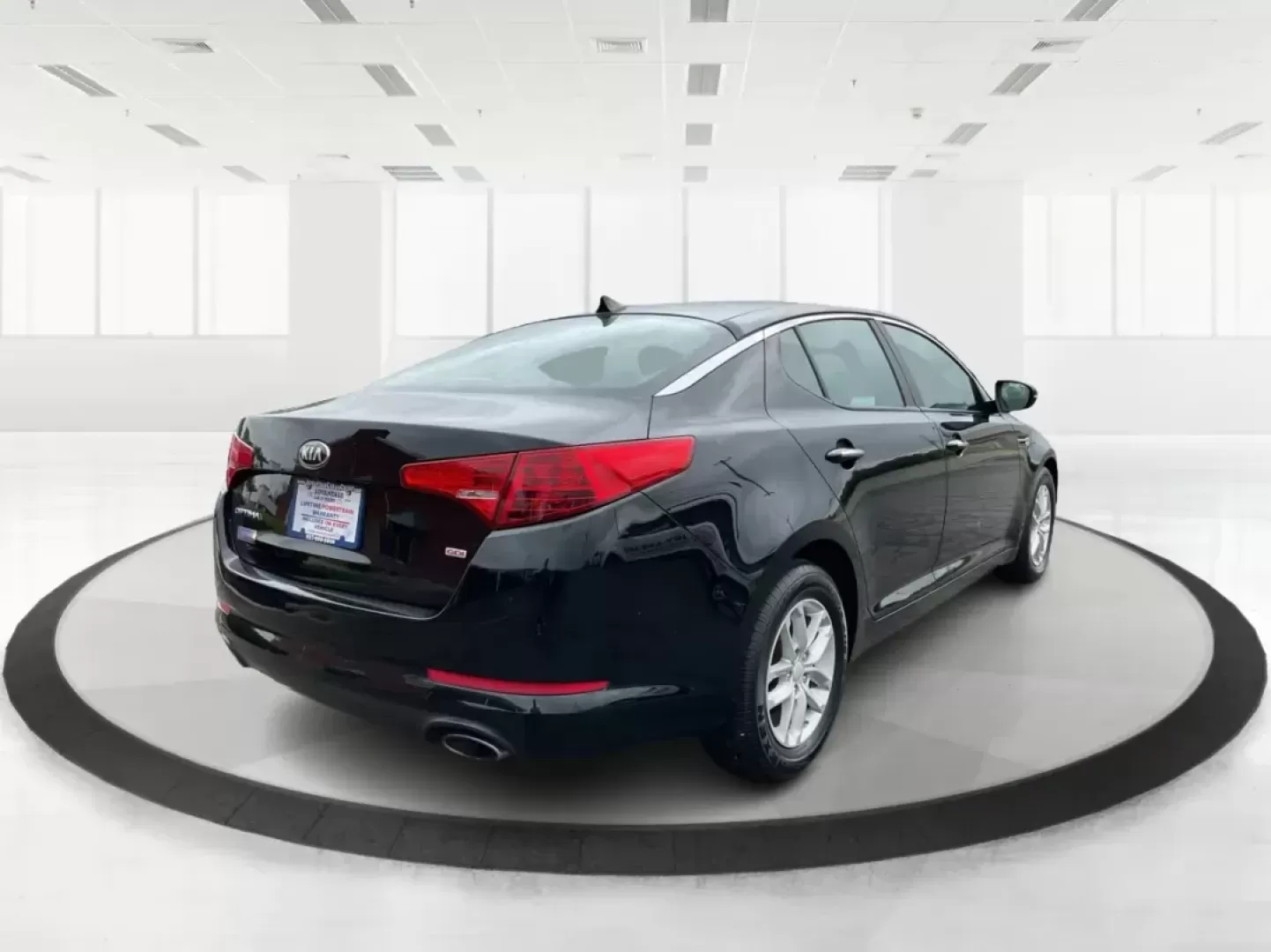 2013 Kia Optima LX (5XXGM4A72DG) with an 2.4L I-4 gasoline direct injection engine, located at 401 Woodman Dr, Riverside, OH, 45431, (937) 908-9800, 39.760899, -84.123421 - Photo#1