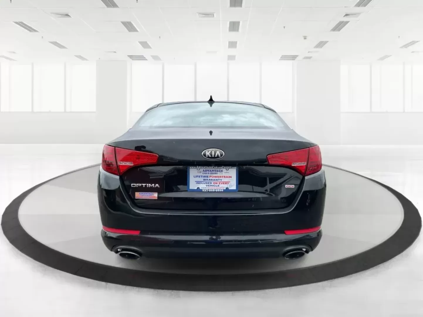 2013 Kia Optima LX (5XXGM4A72DG) with an 2.4L I-4 gasoline direct injection engine, located at 401 Woodman Dr, Riverside, OH, 45431, (937) 908-9800, 39.760899, -84.123421 - Photo#2
