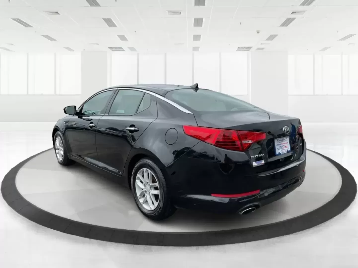 2013 Kia Optima LX (5XXGM4A72DG) with an 2.4L I-4 gasoline direct injection engine, located at 401 Woodman Dr, Riverside, OH, 45431, (937) 908-9800, 39.760899, -84.123421 - Photo#3