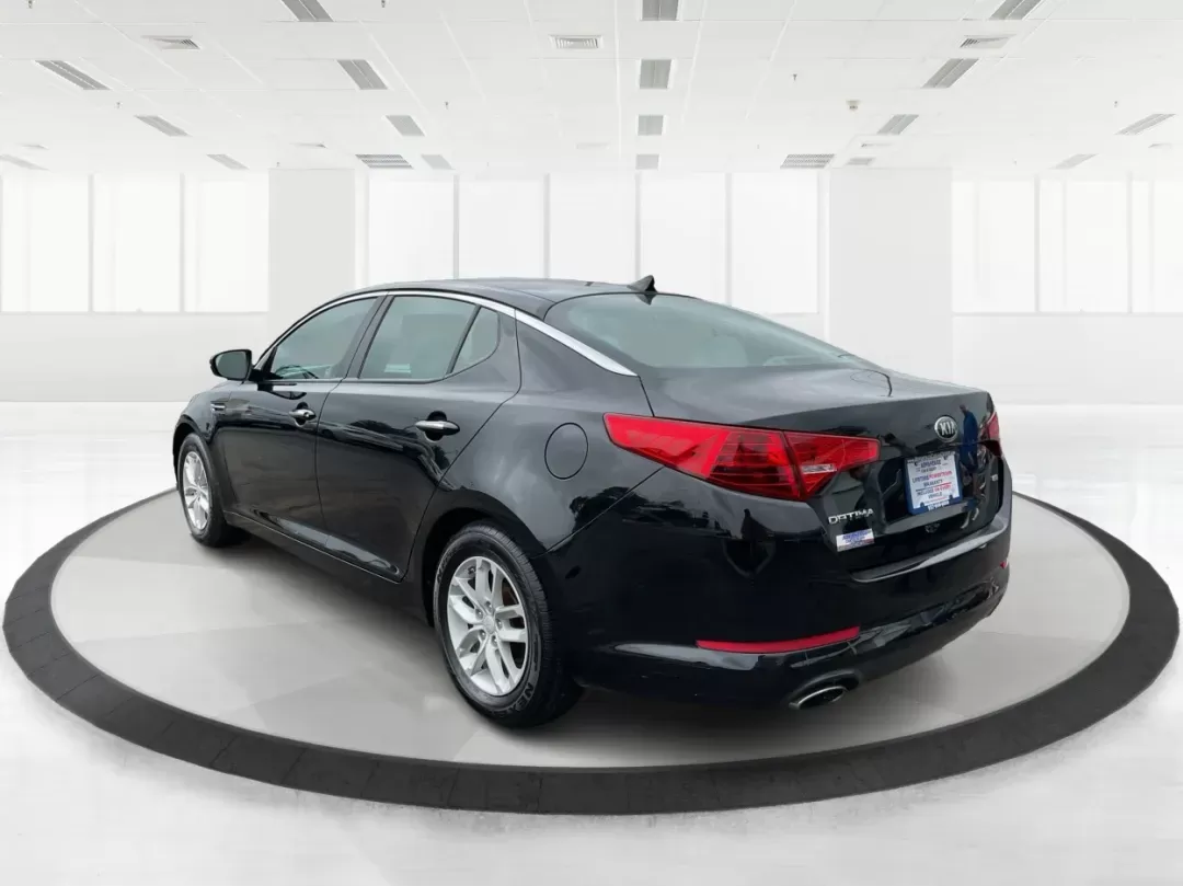 2013 Kia Optima LX (5XXGM4A72DG) with an 2.4L I-4 gasoline direct injection engine, located at 401 Woodman Dr, Riverside, OH, 45431, (937) 908-9800, 39.760899, -84.123421 - Photo#3
