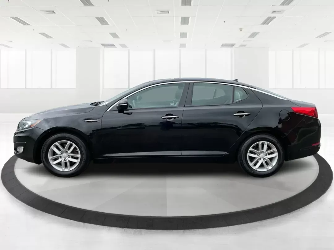2013 Kia Optima LX (5XXGM4A72DG) with an 2.4L I-4 gasoline direct injection engine, located at 401 Woodman Dr, Riverside, OH, 45431, (937) 908-9800, 39.760899, -84.123421 - Photo#4