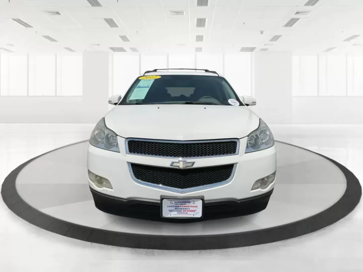 2012 Chevrolet Traverse 1LT (1GNKRGED8CJ) with an 3.6L V-6 gasoline direct injection engine, located at 4508 South Dixie Dr, Moraine, OH, 45439, (937) 908-9800, 39.689976, -84.218452 - Photo#5
