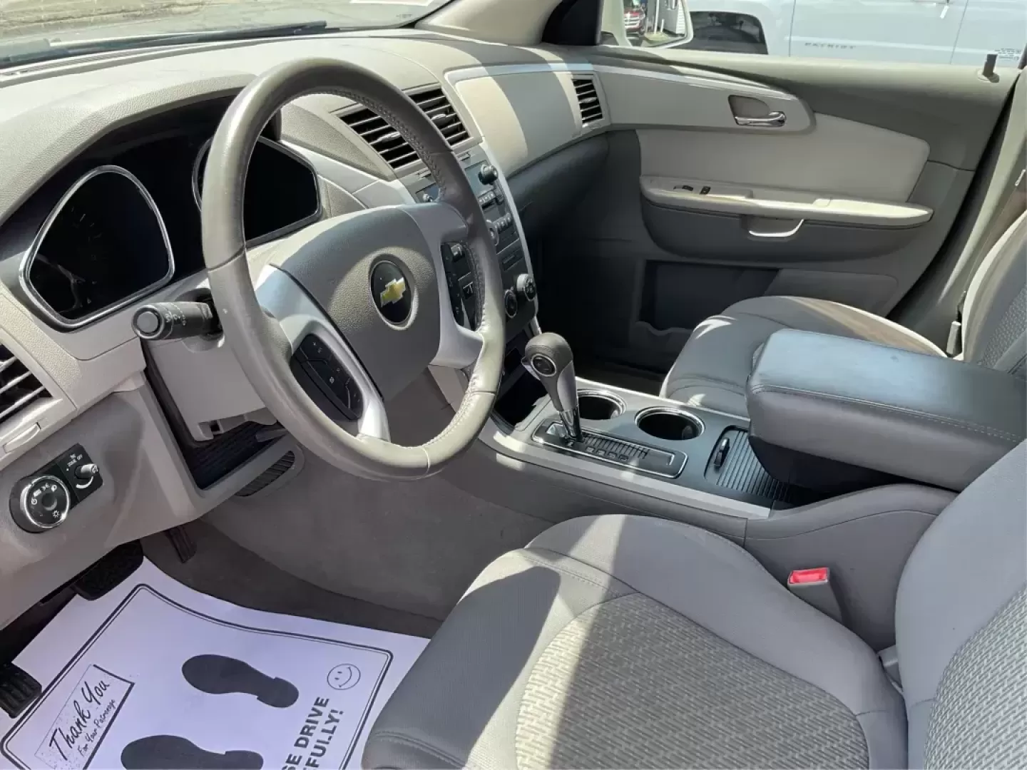 2012 Chevrolet Traverse 1LT (1GNKRGED8CJ) with an 3.6L V-6 gasoline direct injection engine, located at 4508 South Dixie Dr, Moraine, OH, 45439, (937) 908-9800, 39.689976, -84.218452 - Photo#7
