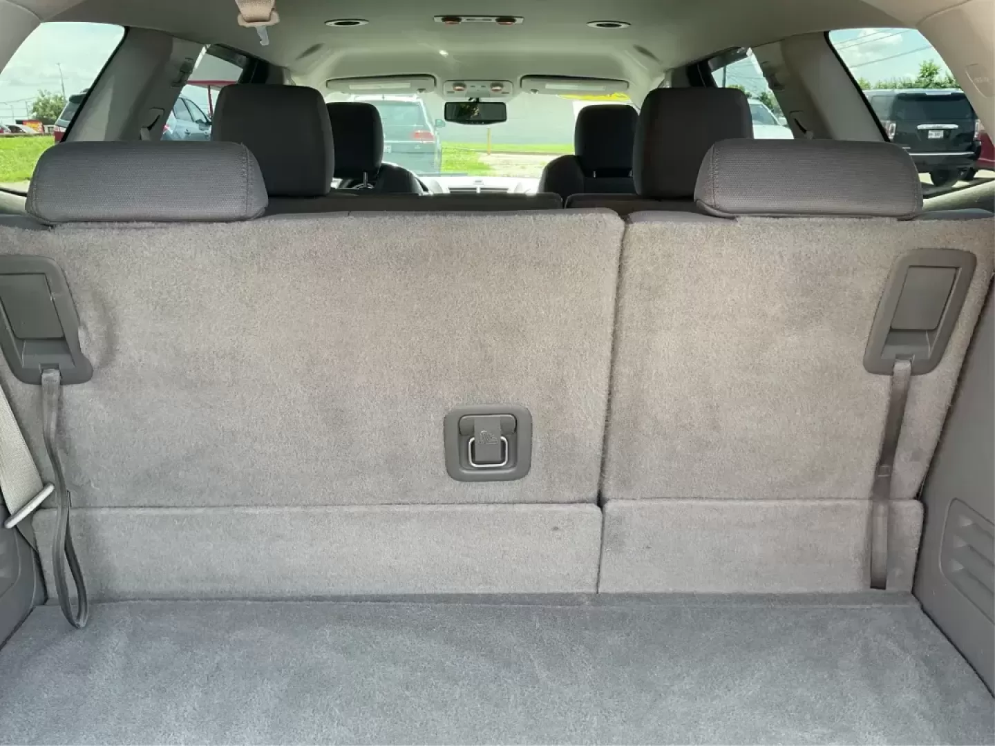 2012 Chevrolet Traverse 1LT (1GNKRGED8CJ) with an 3.6L V-6 gasoline direct injection engine, located at 4508 South Dixie Dr, Moraine, OH, 45439, (937) 908-9800, 39.689976, -84.218452 - Photo#10