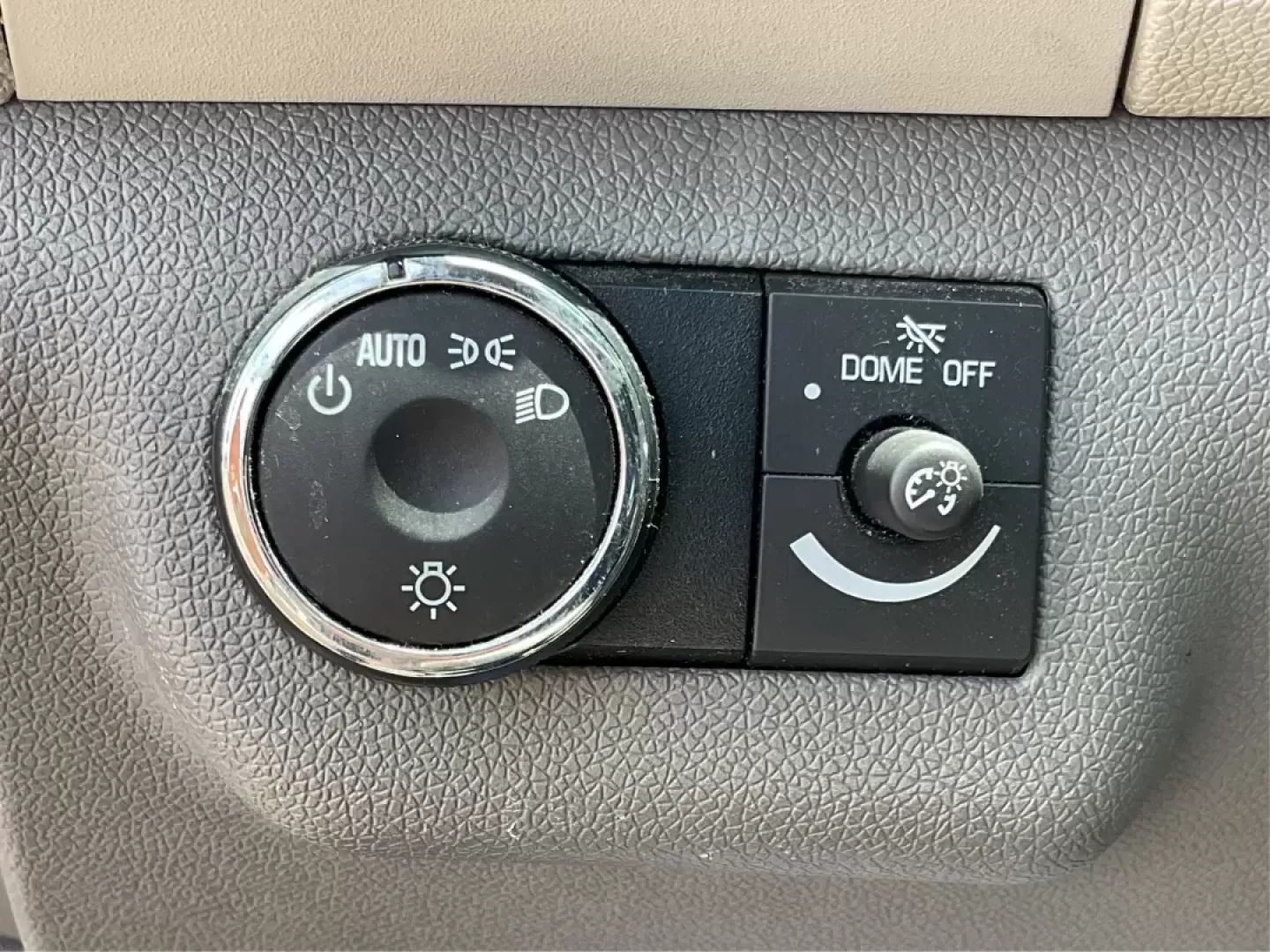 2012 Chevrolet Traverse 1LT (1GNKRGED8CJ) with an 3.6L V-6 gasoline direct injection engine, located at 4508 South Dixie Dr, Moraine, OH, 45439, (937) 908-9800, 39.689976, -84.218452 - Photo#15