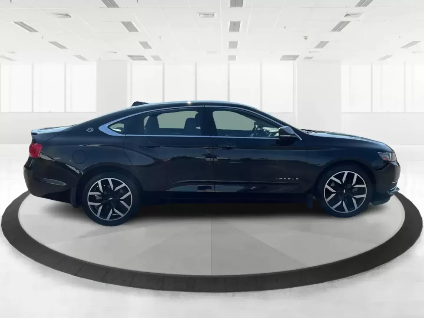 2016 Chevrolet Impala LT (2G1115S37G9) with an 3.6L V-6 gasoline direct injection engine, located at 880 E. National Road, Vandalia, OH, 45377, (937) 908-9800, 39.891918, -84.183594 - Photo#1